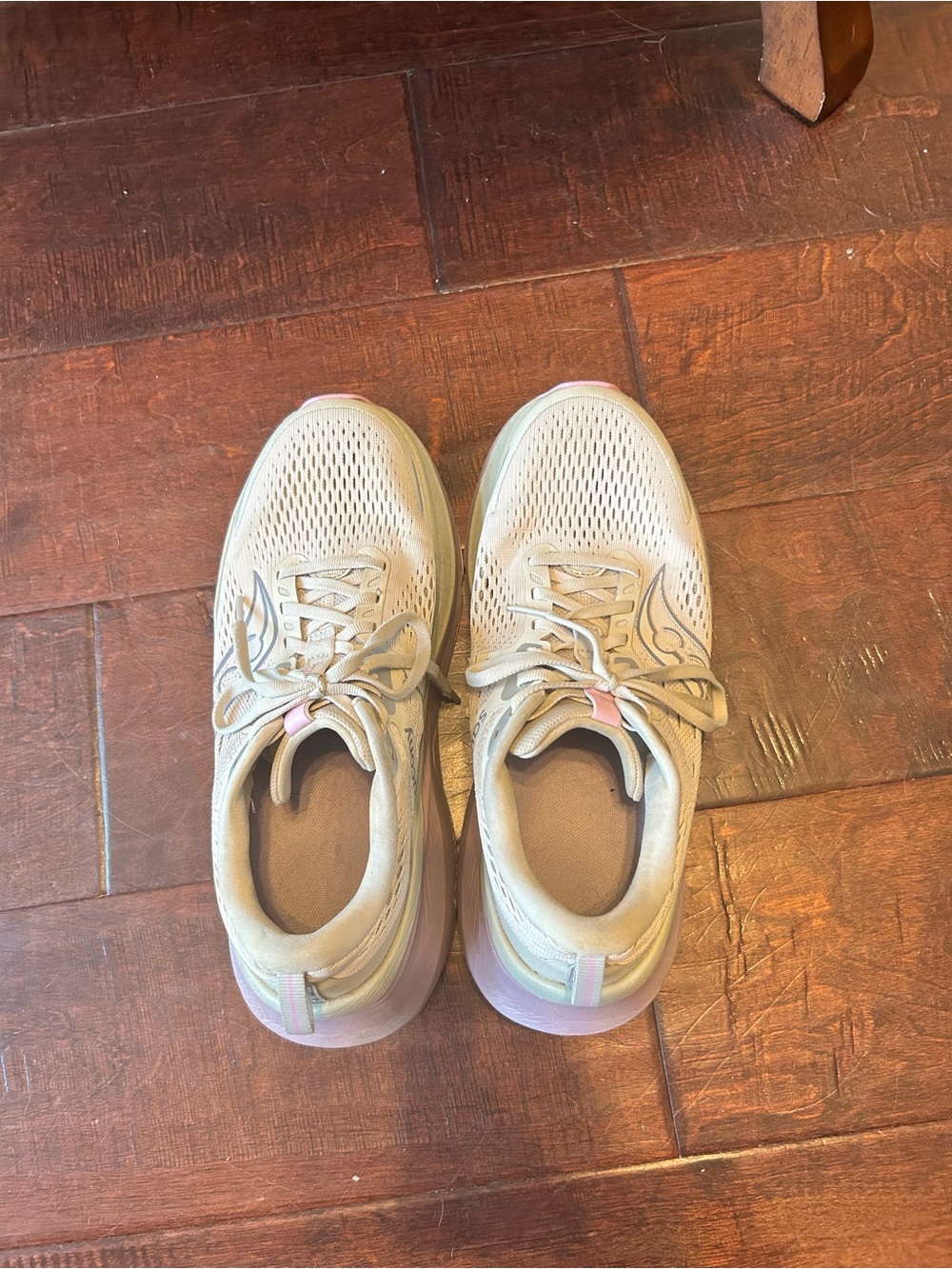 Saucony White Athletic Sneakers with Purple Highlights